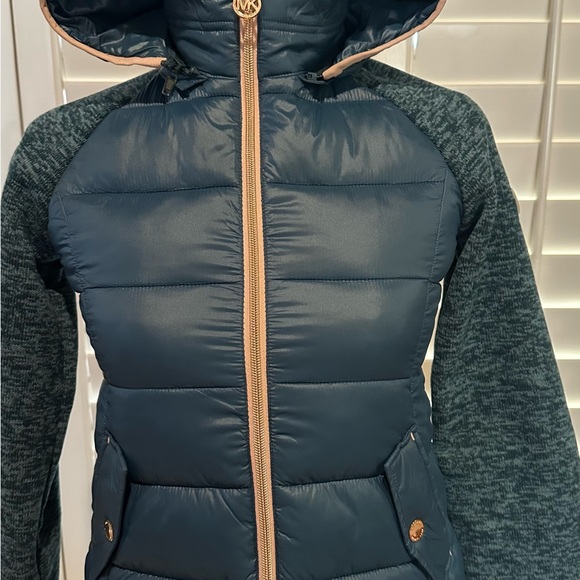 MICHEAL Micheal Kors puffer jacket with hood size 10/12 - Picture 2 of 10